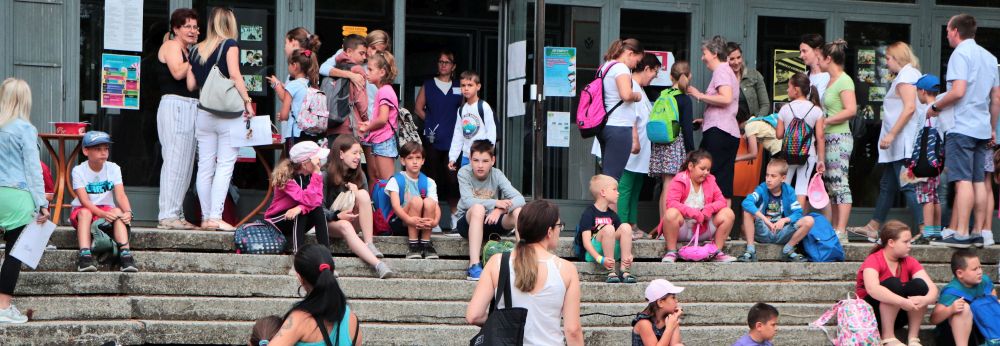 Csengey h�vja, v�rja a paksiakat