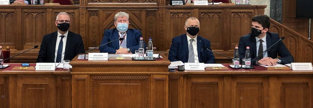 Indul a reaktortart�lyok gy�rt�si enged�lyez�se